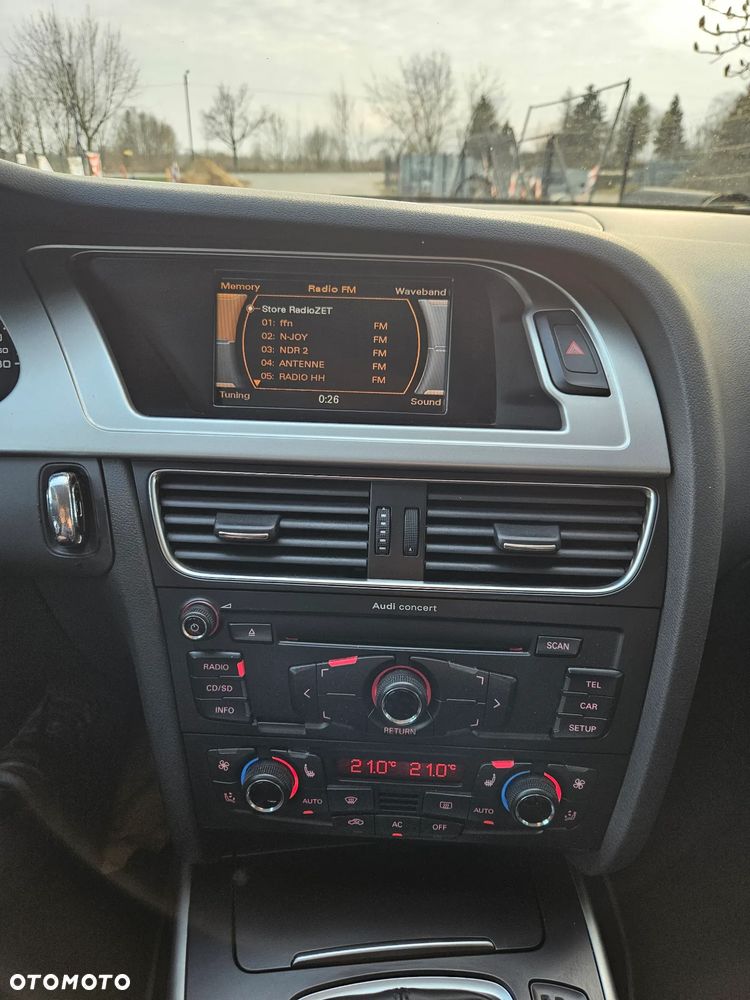 Audi A4 Avant 2.0 TDI DPF Ambiente - 32