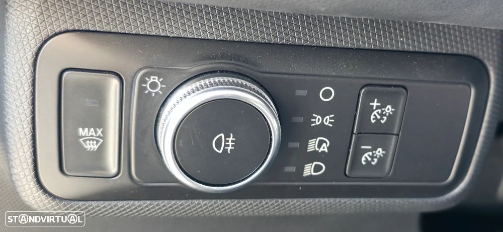 Ford Mustang Mach-E 75.7 kWh Base - 8