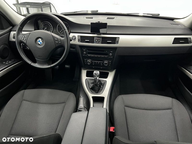 BMW Seria 3 320d - 5