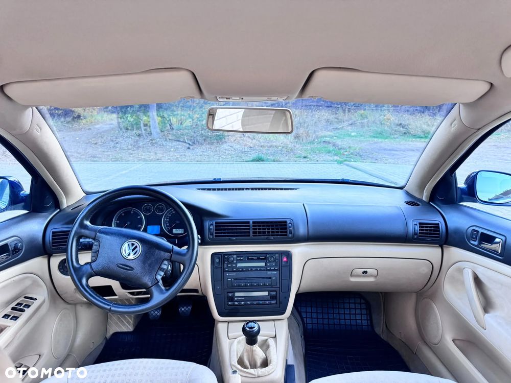 Volkswagen Passat - 11