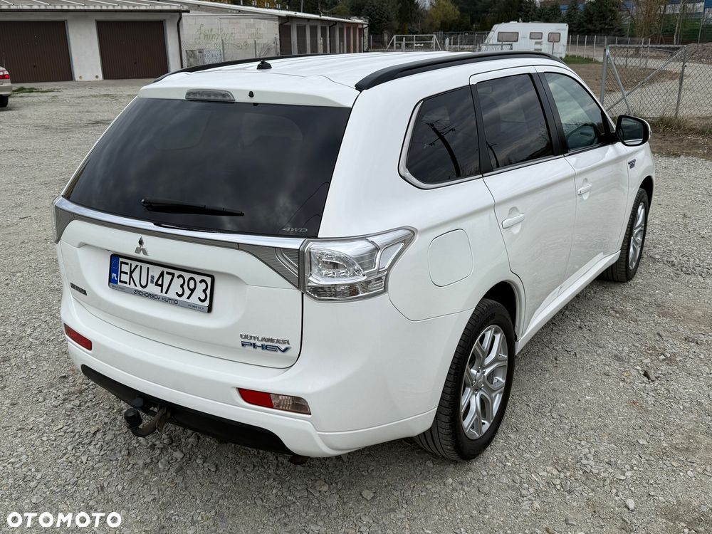 Mitsubishi Outlander 2.0 4WD Top - 10