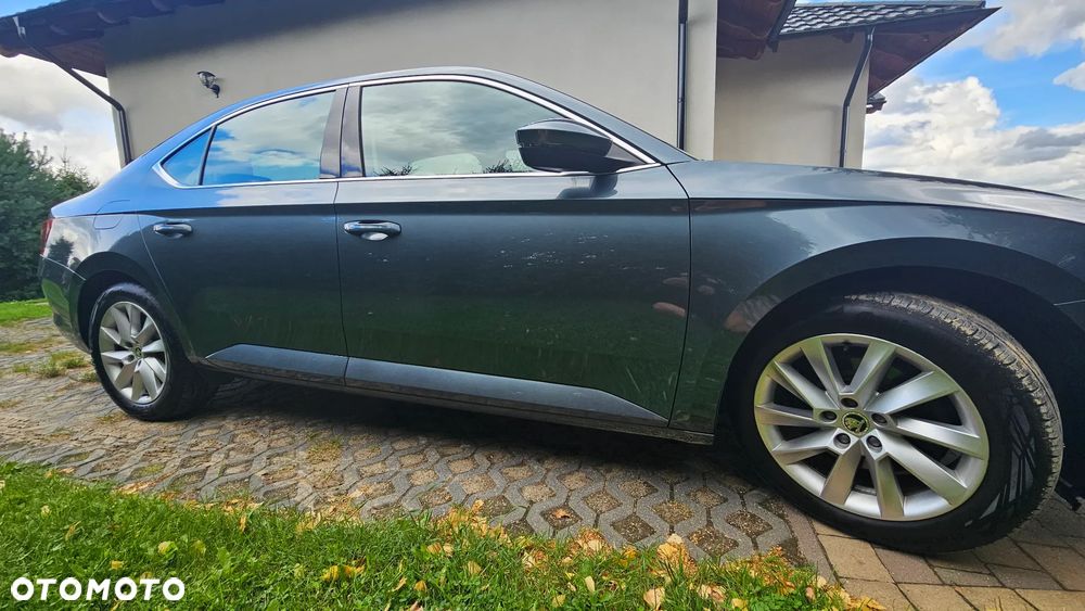 Skoda Superb 1.8 TSI Ambition DSG - 8