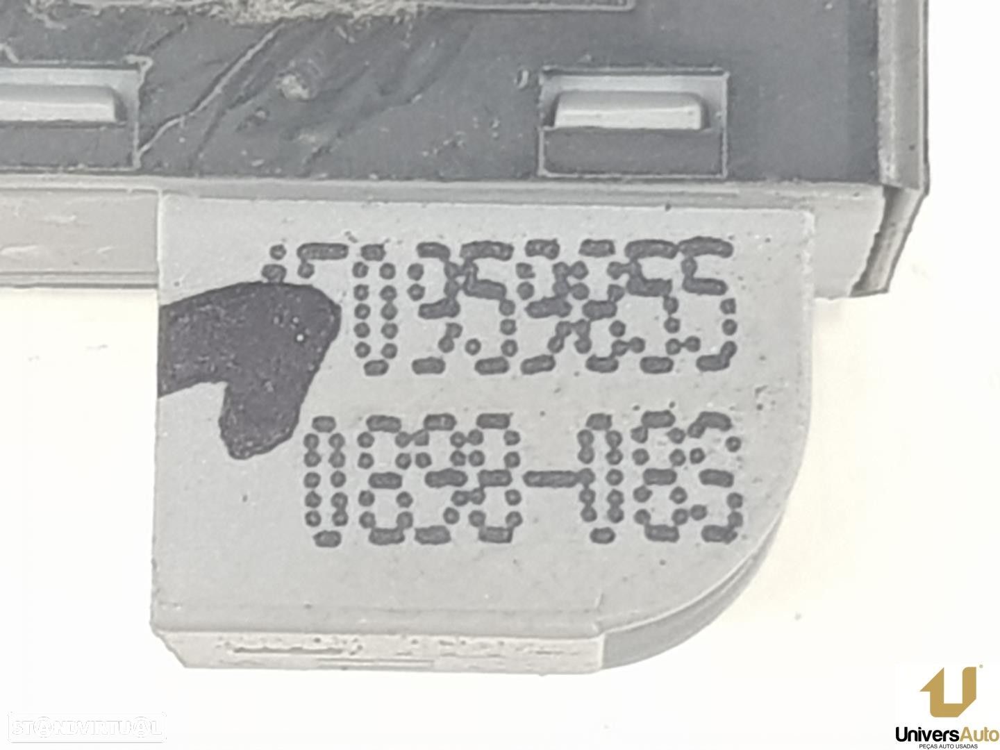 COMANDO ELEVADOR DE VIDRO TRASEIRO DIREITO AUDI A3 SPORTBACK 2008 -4F0959855A - 1
