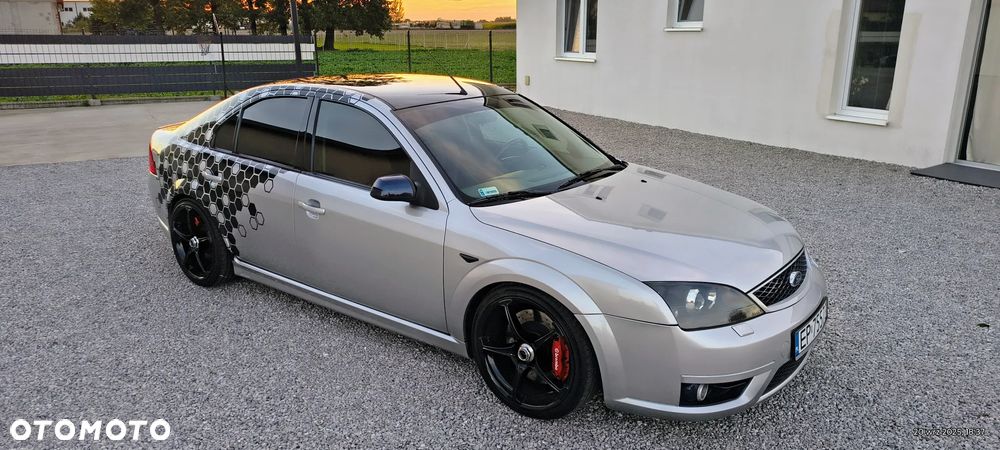 Ford Mondeo 3.0 V6 ST 220 - 22