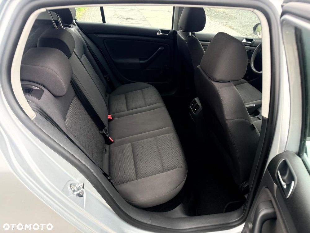 Volkswagen Golf - 8
