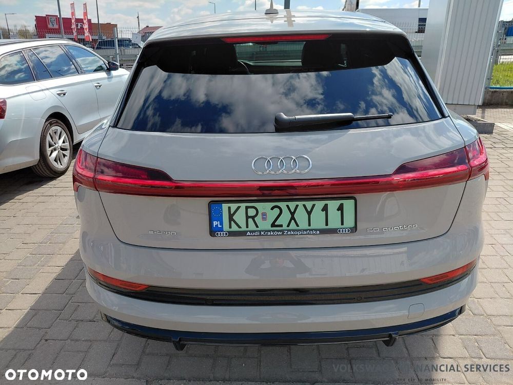 Audi e-tron - 7