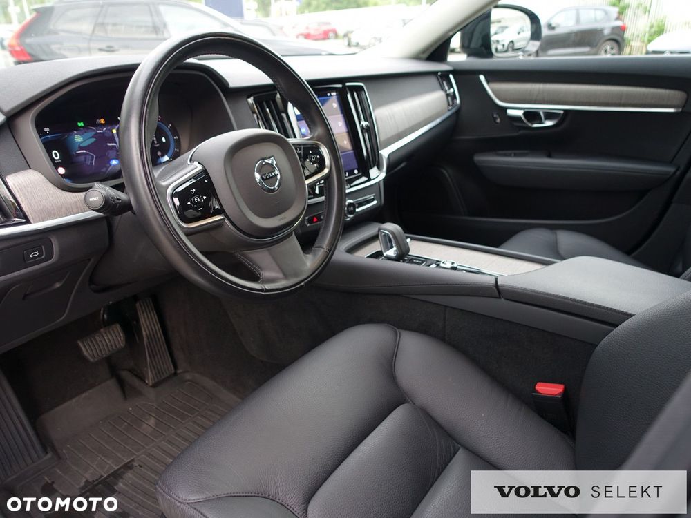 Volvo V90 Cross Country - 13