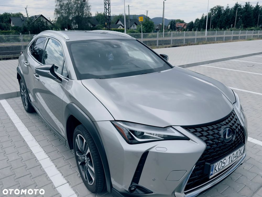 Lexus UX - 3