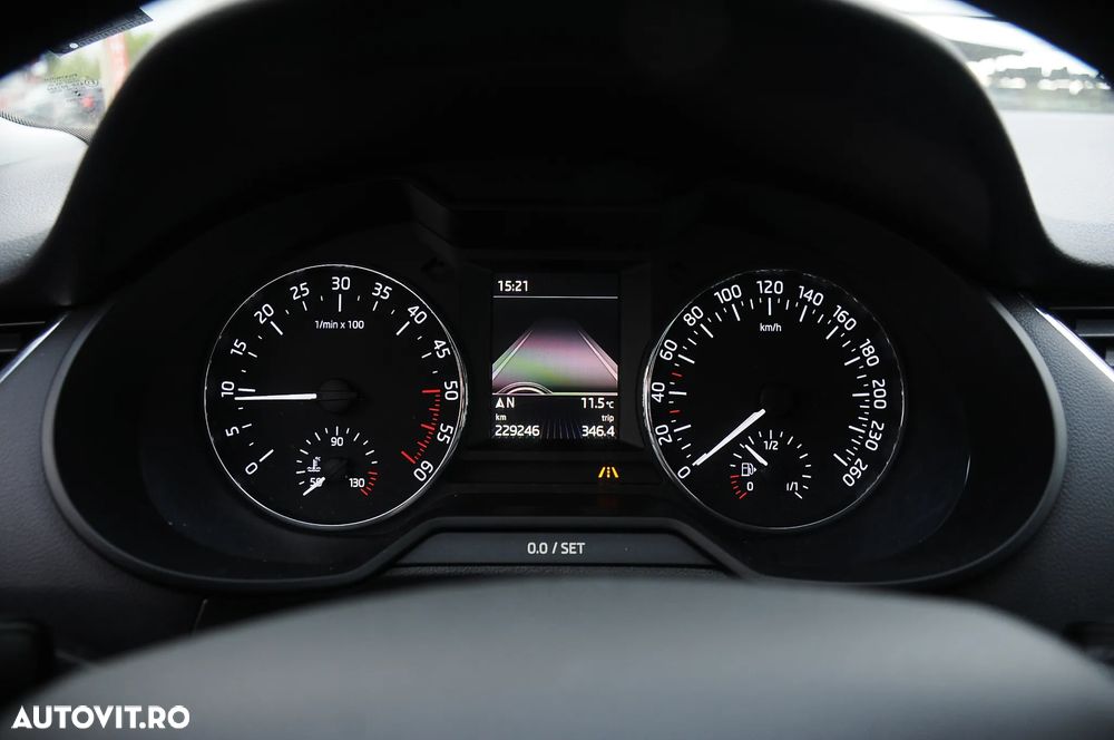 Skoda Octavia Combi 2.0 TDI Tour - 10