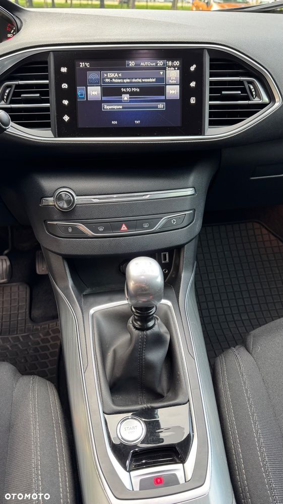 Peugeot 308 1.2 PureTech Allure S&S - 12