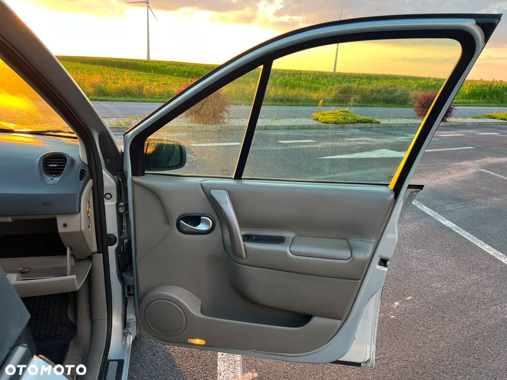 Renault Scenic 1.9 dCi Avantage - 32