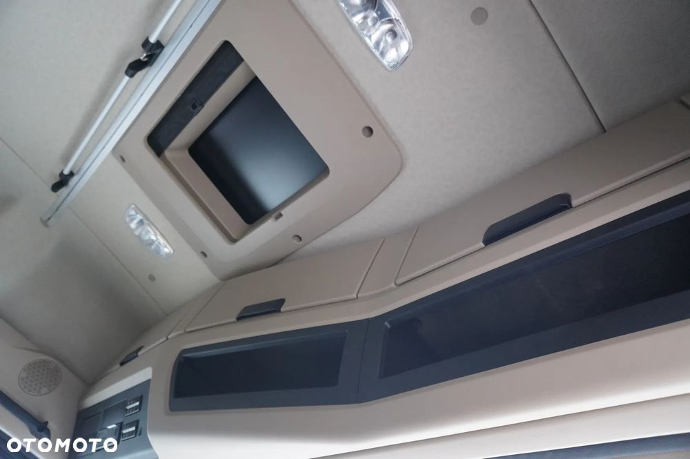 Mercedes-Benz Actros 2540 6x2 / 10 tho. km!!! / 5-seater cab! / BDF - 27