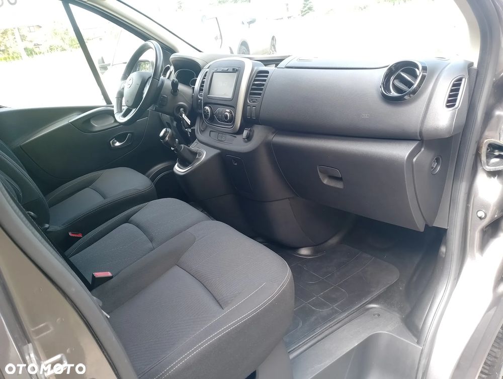 Nissan NV300 - 21