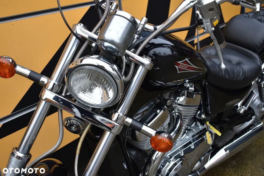 Suzuki Intruder - 24