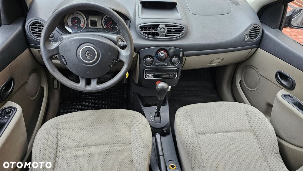 Renault Clio 1.6 Confort Privilege - 8
