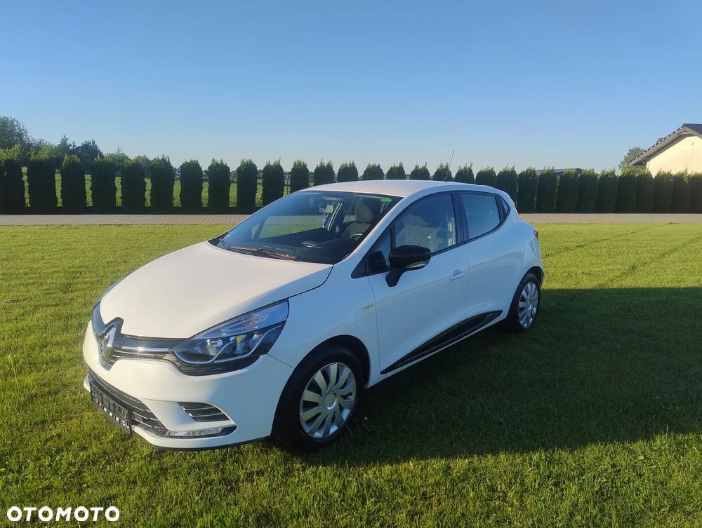 Renault Clio 1.2 16V 75 LIMITED - 4
