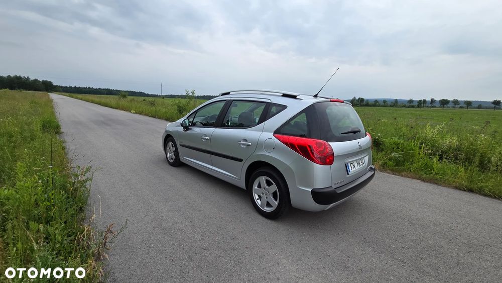 Peugeot 207 95 VTi Urban Style - 10