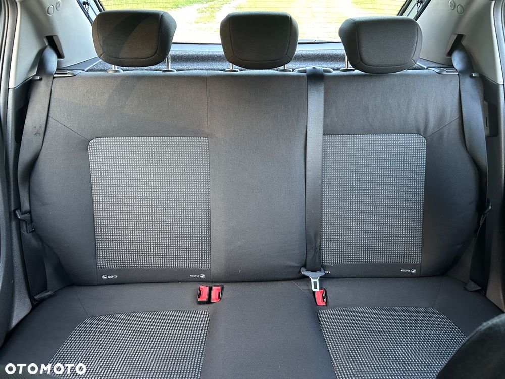 Opel Corsa 1.2 16V Essentia - 12