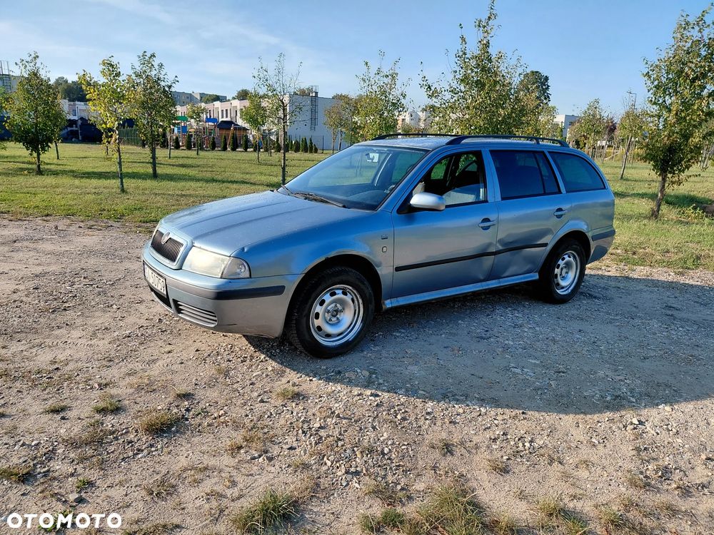 Skoda Octavia 1.6 Combi - 3
