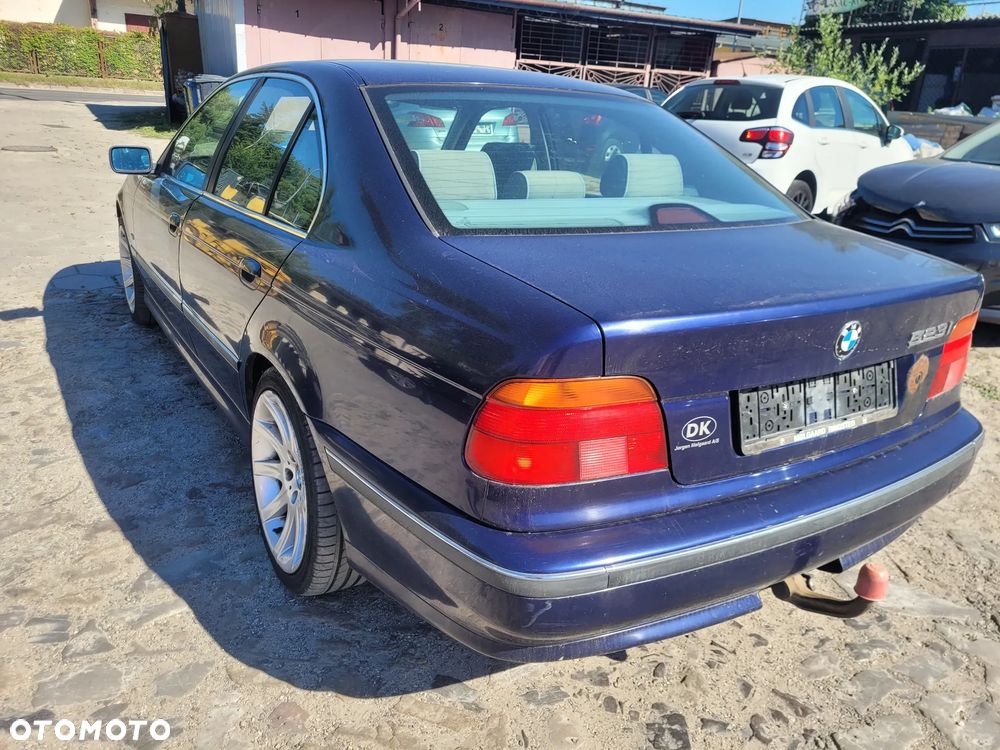 BMW Seria 5 523i - 6