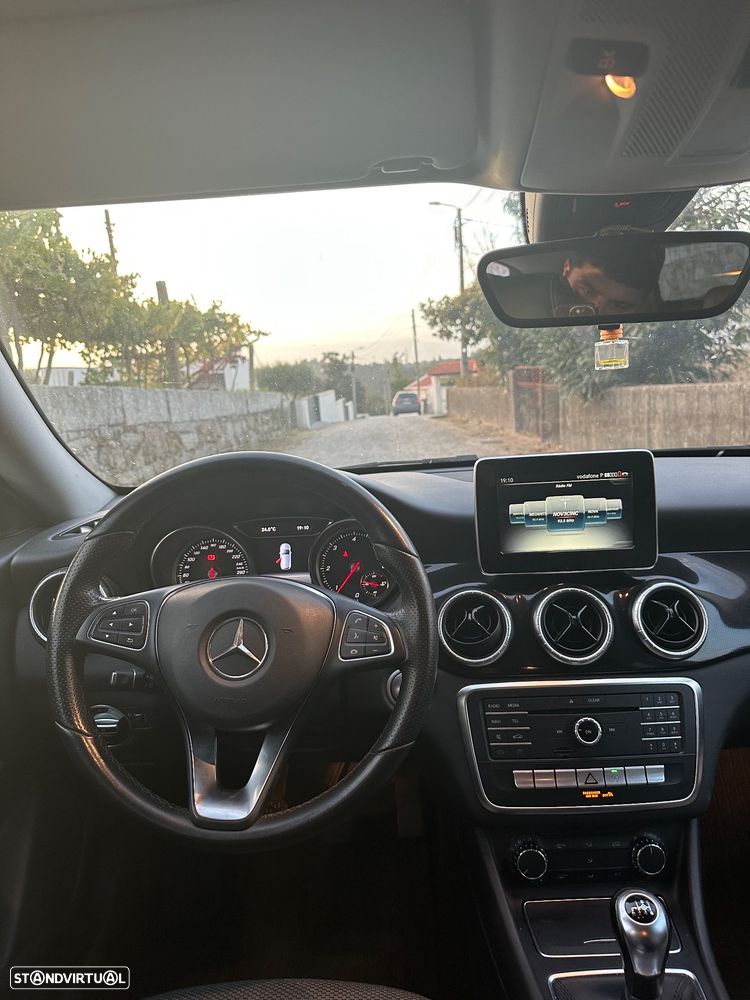Mercedes-Benz CLA 180 - 10