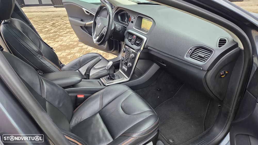 Volvo V40 Cross Country 1.6 D2 Momentum - 16