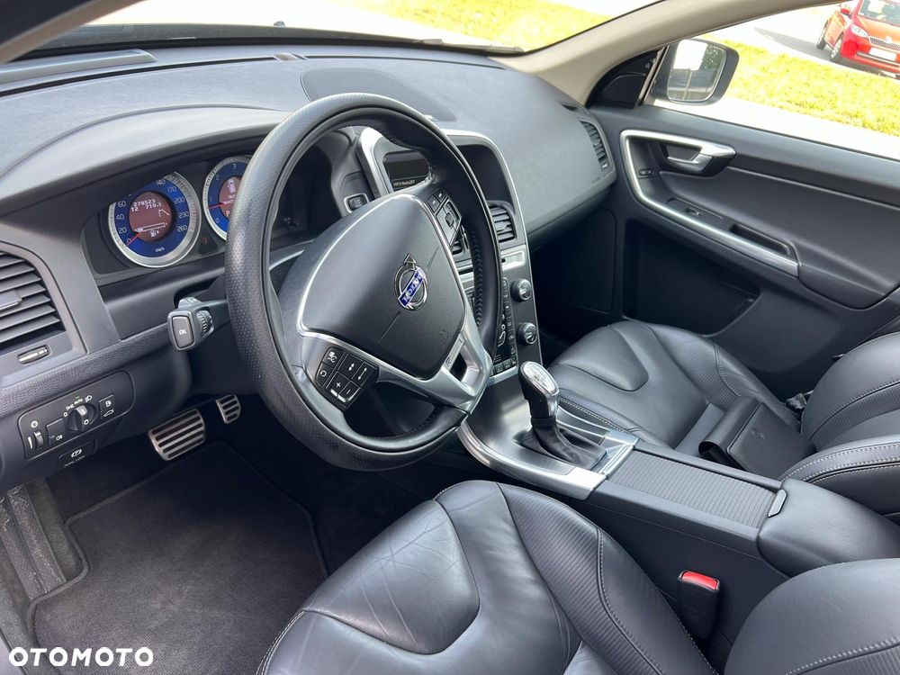 Volvo XC 60 D4 AWD R-Design Kinetic - 16