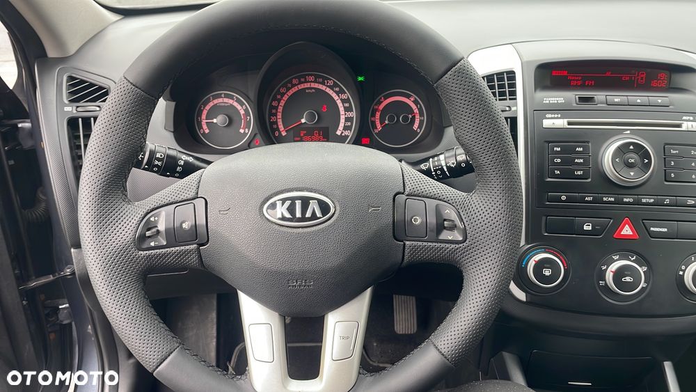 Kia Ceed - 9