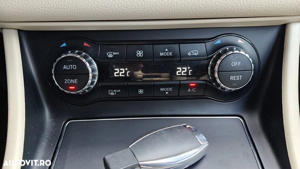 Mercedes-Benz GLA 180 7G-DCT Urban - 21