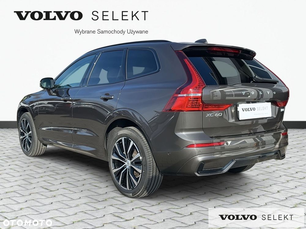 Volvo XC 60 B5 B AWD Plus Dark - 8