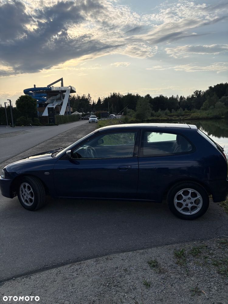 Mitsubishi Colt - 4