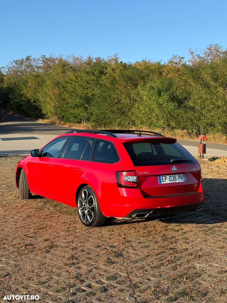 Skoda Octavia 2.0 TDI DSG RS - 8