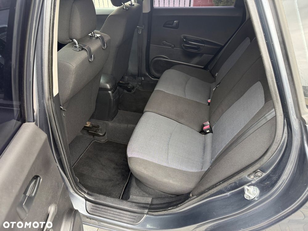 Kia Ceed - 14