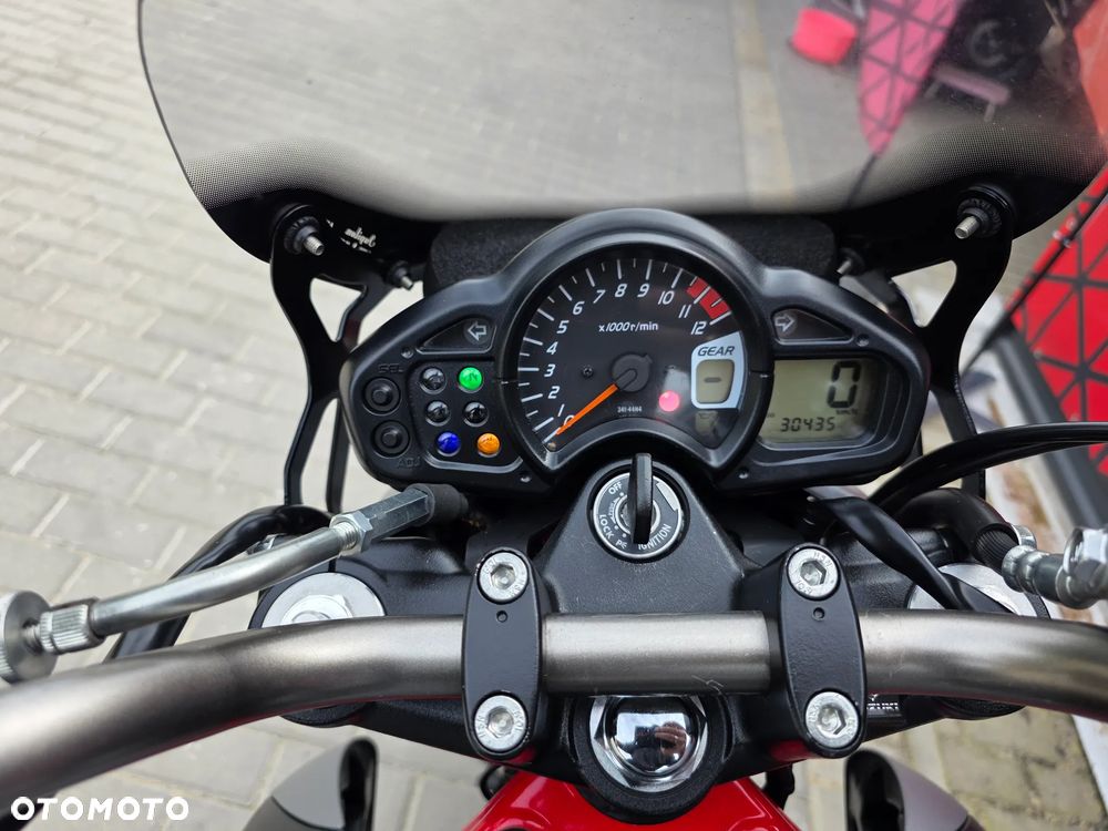 Suzuki Gladius - 19