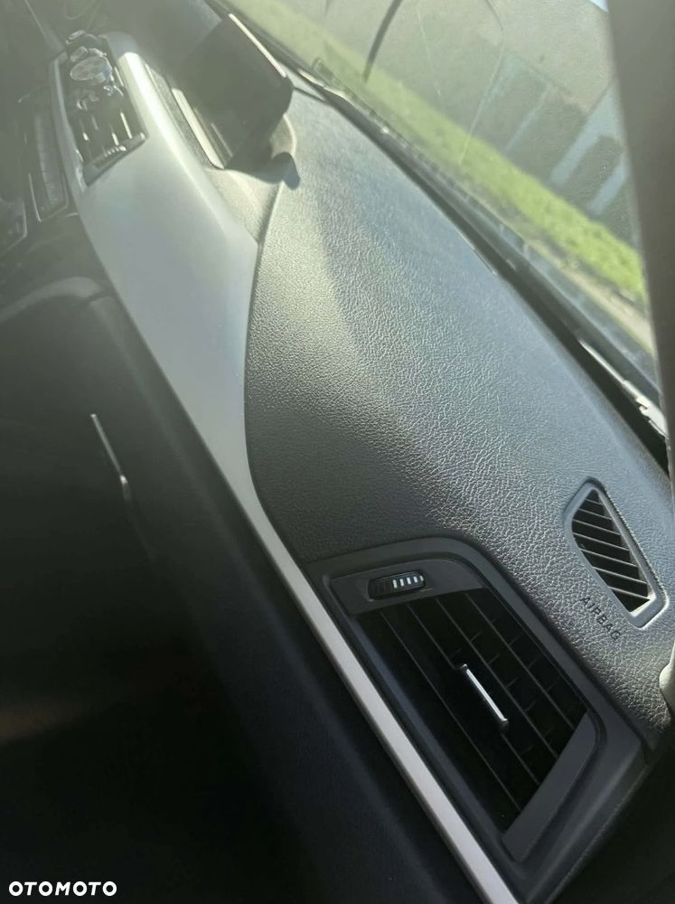 BMW Seria 3 318d xDrive - 6