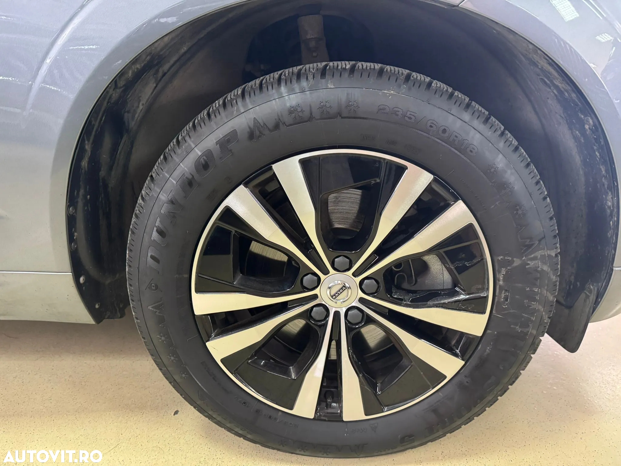 Volvo XC 60 B4 D AWD Geartronic Momentum Pro - 11