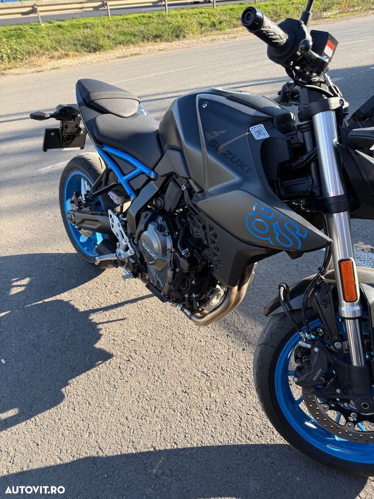 Suzuki GSX-8S - 9
