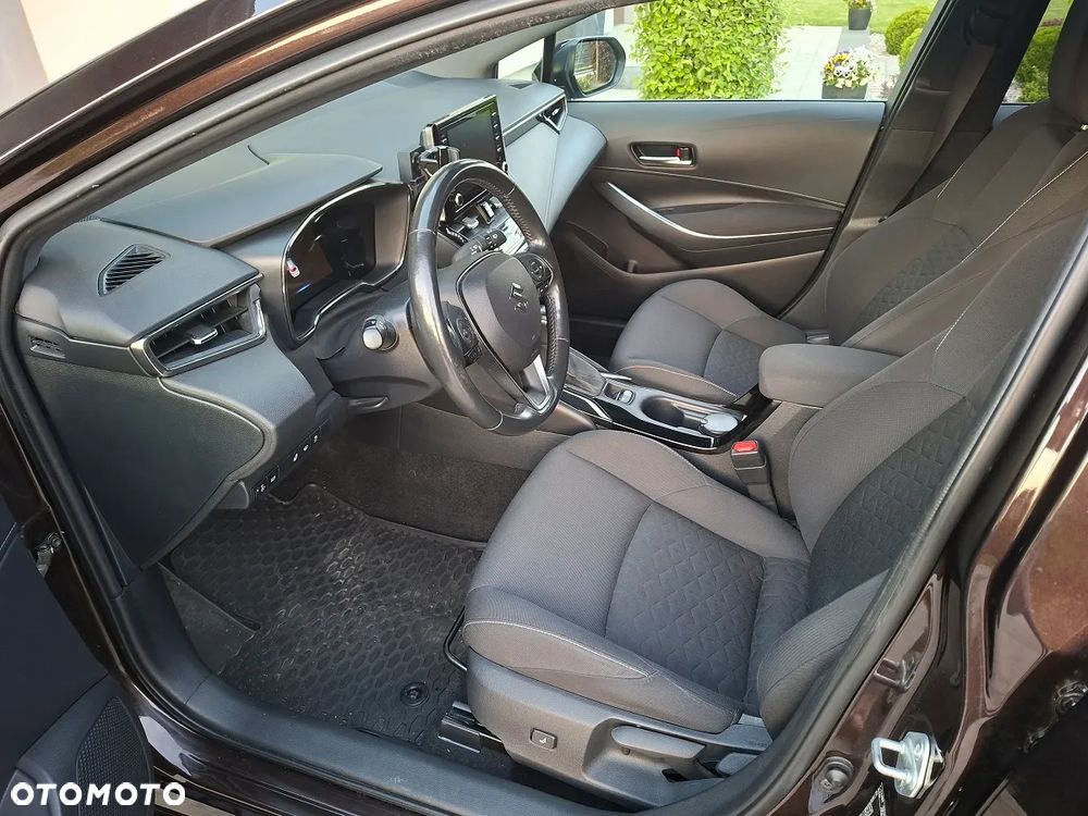 Suzuki Swace 1.8 Hybrid Premium Plus CVT - 11