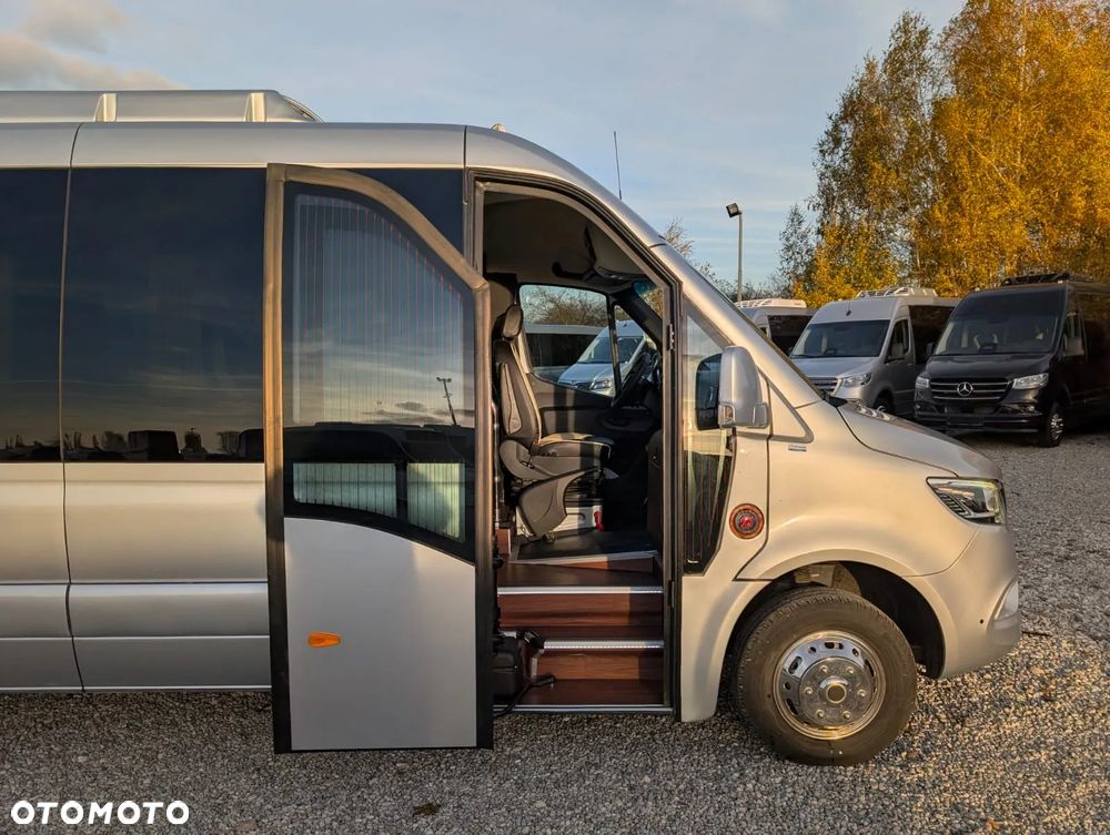 Mercedes-Benz Sprinter 519 - 11