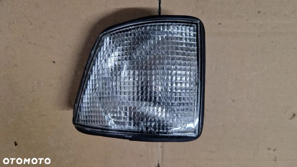 BMW E32 88-94 KIERUNKOWSKAZ PRAWY  NOWY DEPO 444-1112L-LD-E - 1