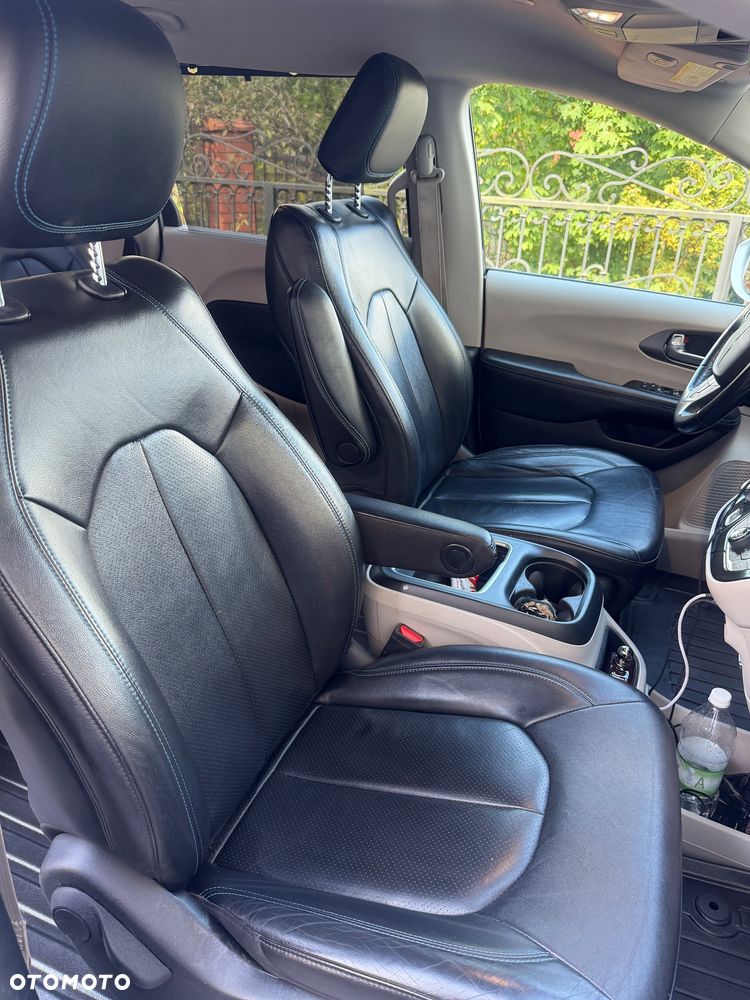 Chrysler Pacifica - 5