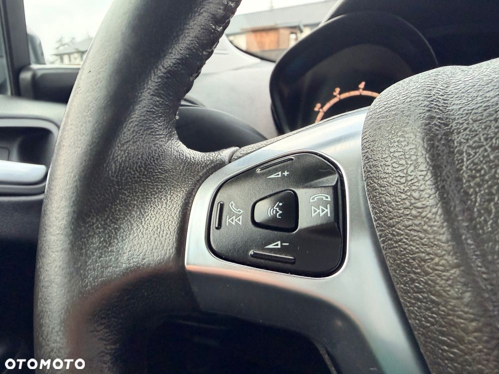 Ford Tourneo Courier 1.0 EcoBoost Titanium - 36