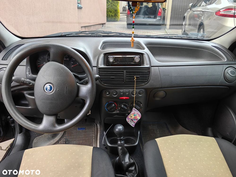 Fiat Punto 1.2 8V Active - 8