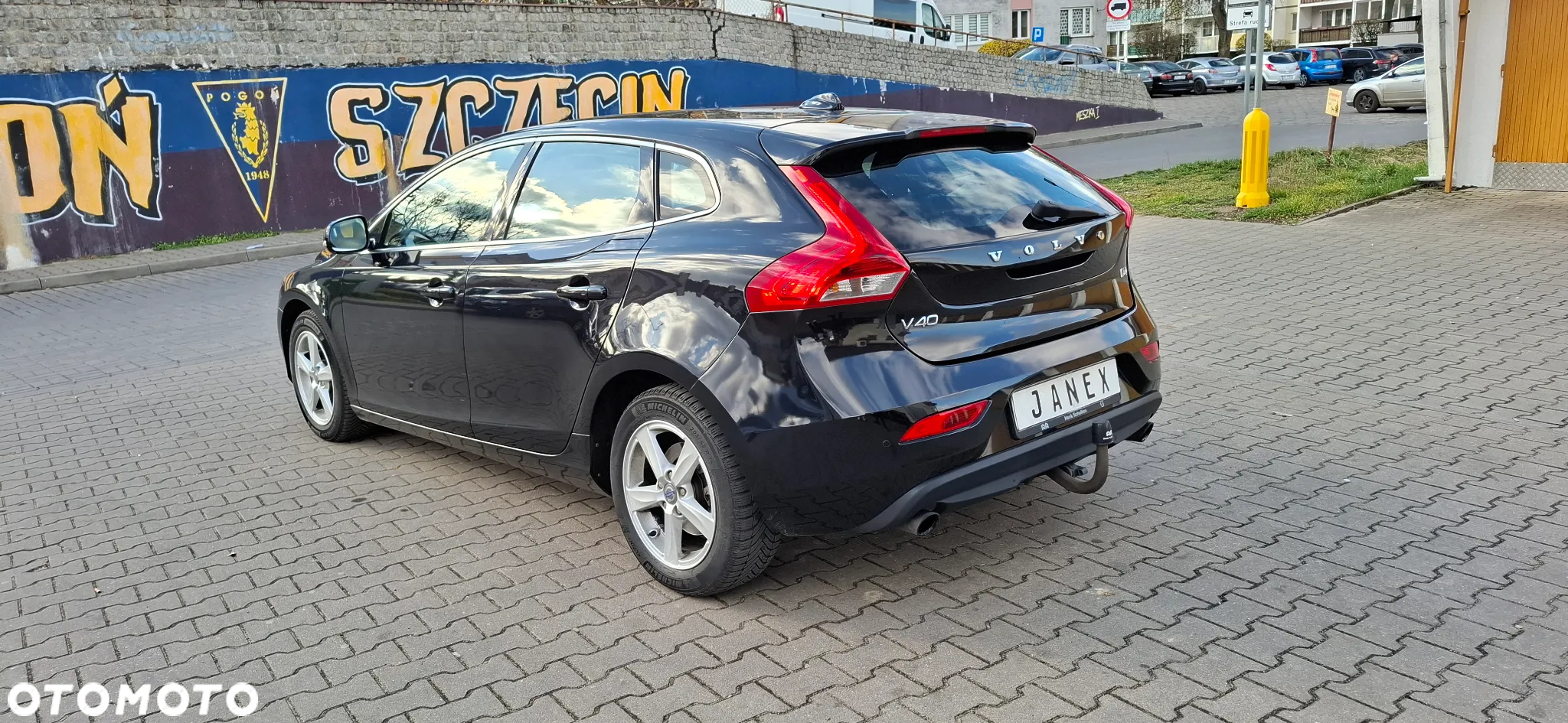 Volvo V40 D4 Drive-E R-Design Summum - 8