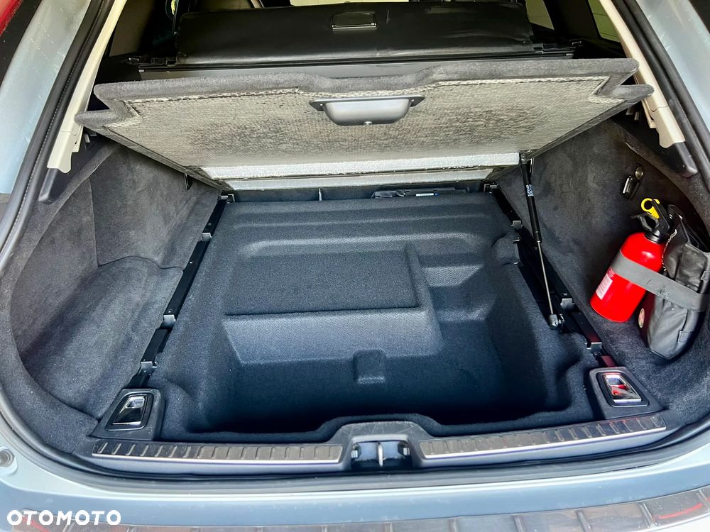 Volvo V90 D5 AWD Geartronic Momentum Pro - 32