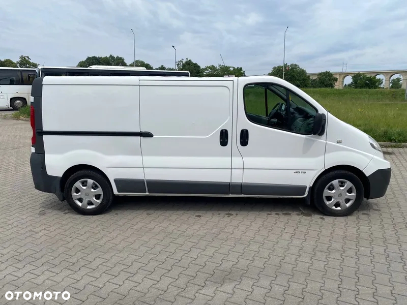 Opel Vivaro - 10