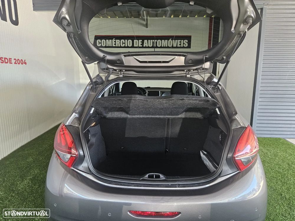Peugeot 208 1.2 PureTech Signature - 10