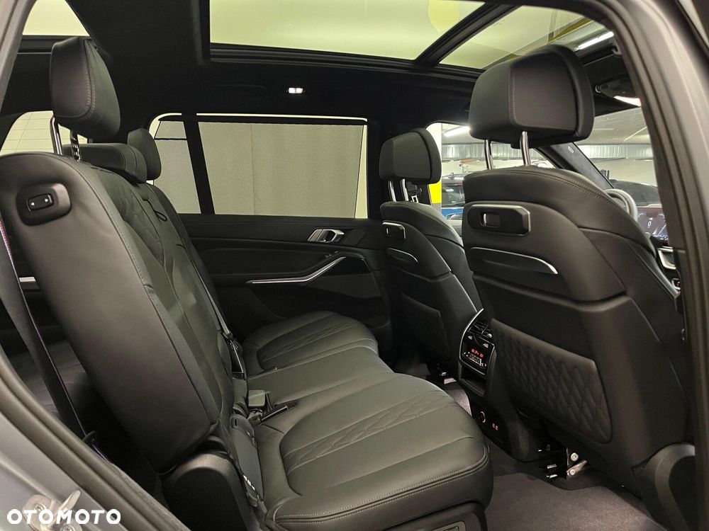BMW X7 - 33
