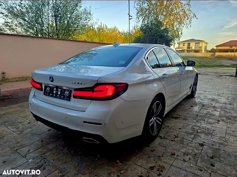 BMW Seria 5 530e Aut. Luxury Line - 2