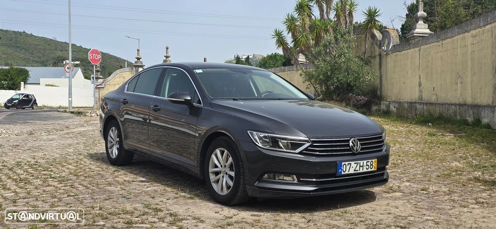 VW Passat 2.0 TDI Elegance - 2